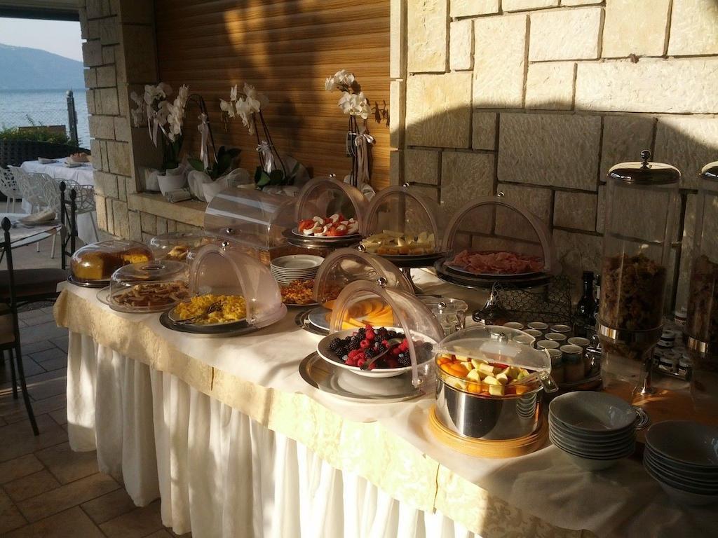 ティニャーレ Torre Degli Ulivi Bed & Breakfast エクステリア 写真
