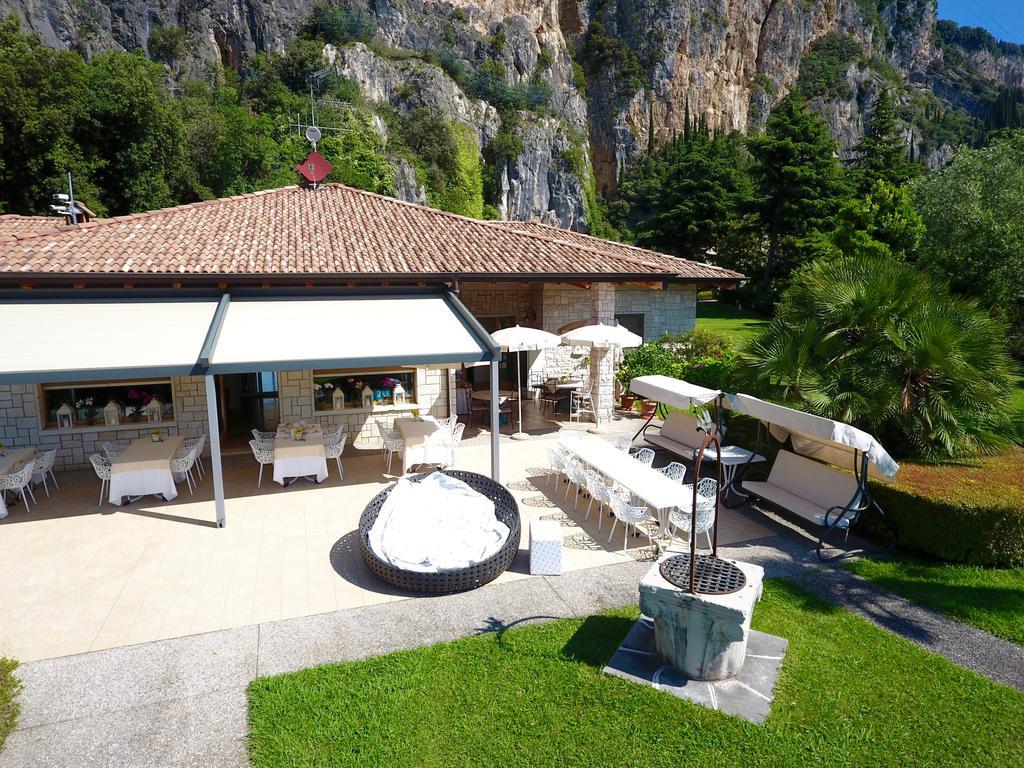ティニャーレ Torre Degli Ulivi Bed & Breakfast エクステリア 写真